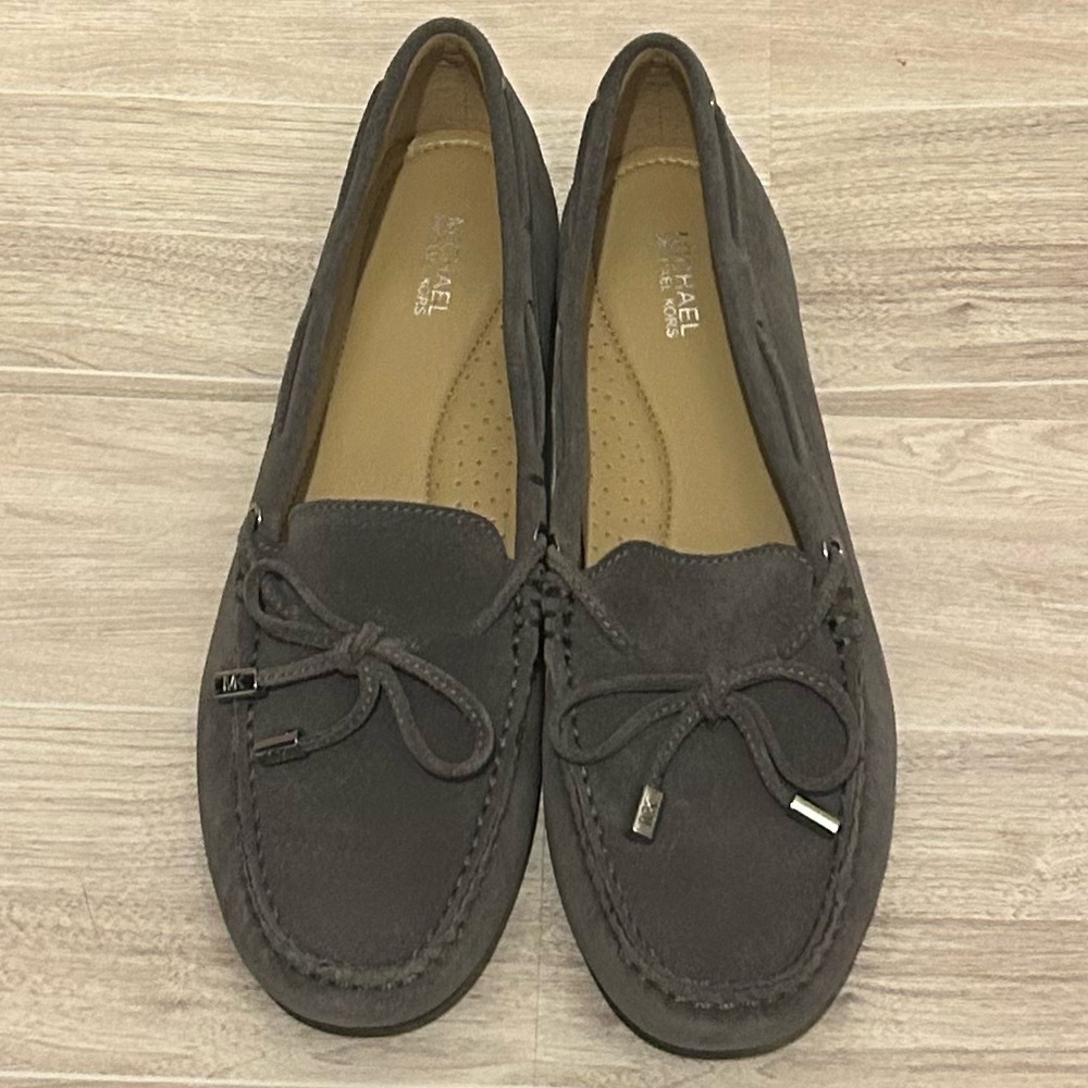 Michael Kors Sutton Moccasin Light Gray Suede Luxe Loafer Size 8